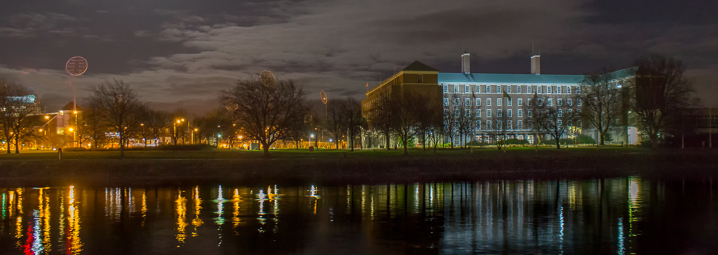 NOTTINGHAMSHIRE COUNTY HALL BY NIGH by Mark Taylor