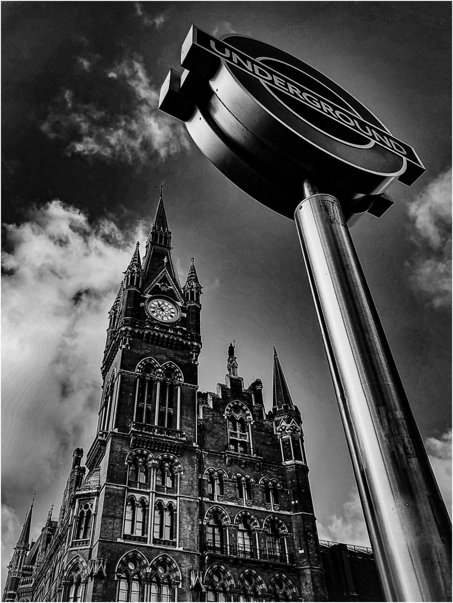 ST PANCRAS INTERCHANGE by Andy Gibbons