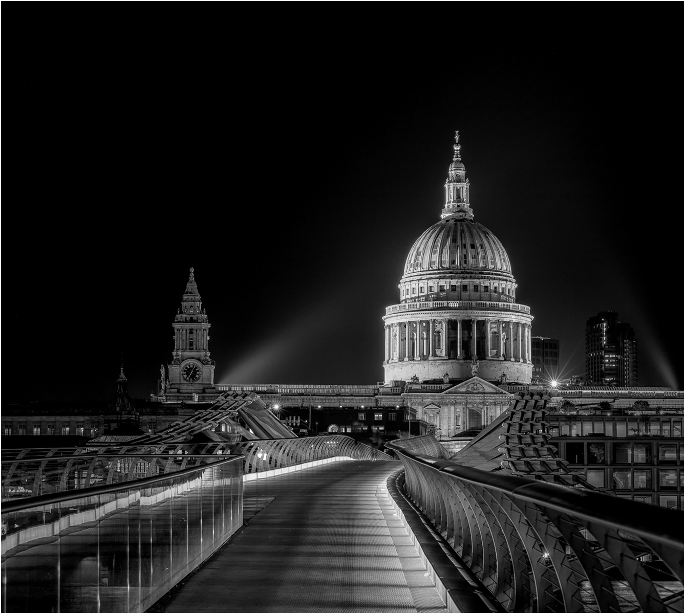 MILLENIUM BRIDGE AND ST PAULS by Chris Houldsworth