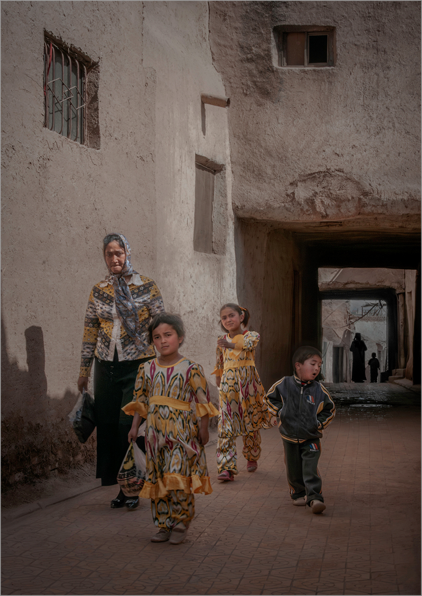 FAMILY SHORTCUT by Lois Webb