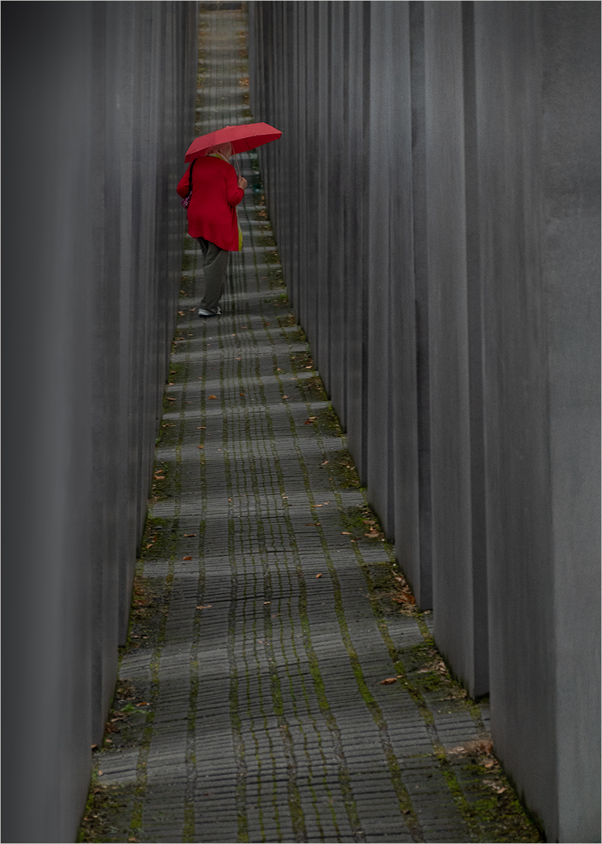 LOST IN MONOTONY by Ray Andrews