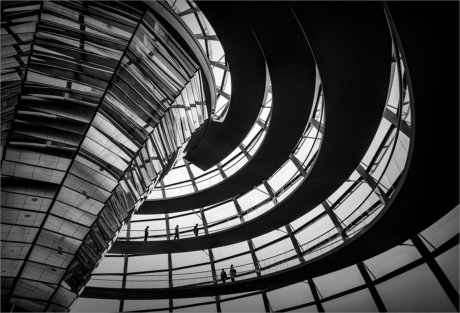 ROUND AND ROUND THE REICHSTAG by Lois Webb